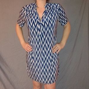Tacera dress NWOT, sz L, NICE, chevron pattern
